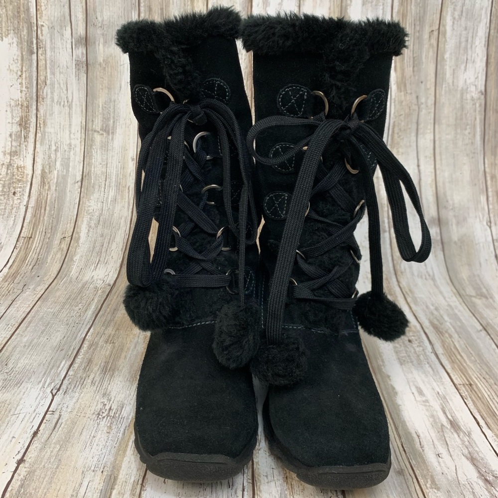 Women’s size 8 black leather winter boots